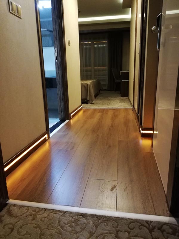 Deluxe Aksüper Süpürgelik